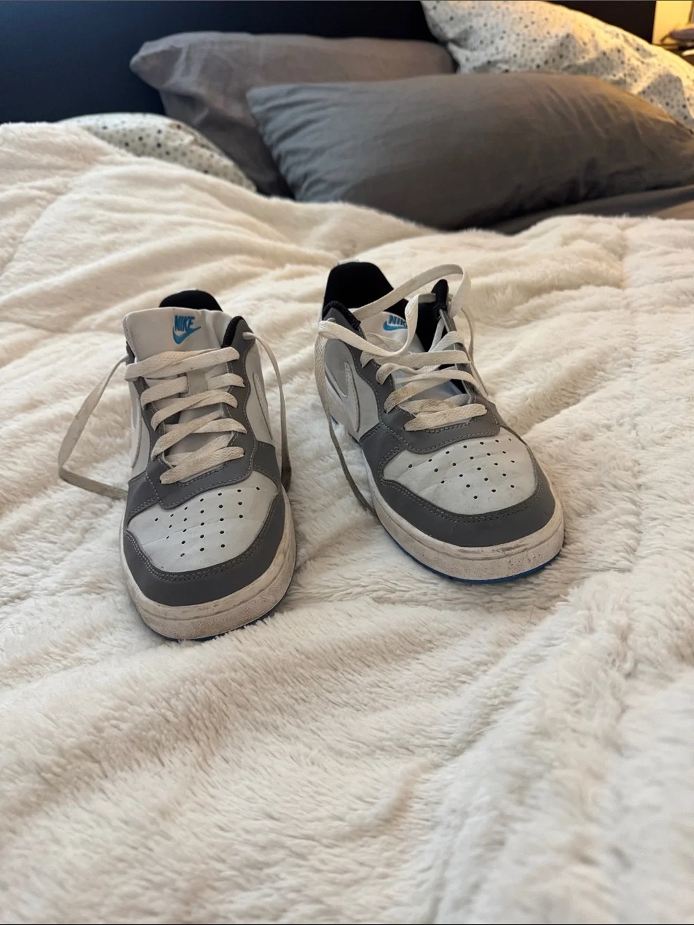 Nike Kids' Gray and Black Athletic Shoes - 7y